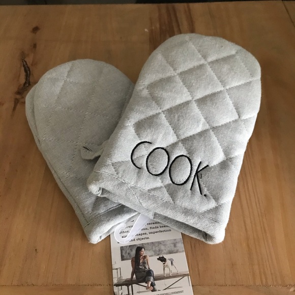 Rae Dunn “Cook” mini oven mitt set